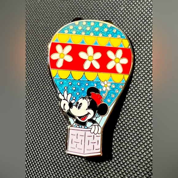 Disney Accessories - Disney Mystery Pins - Hot Air Balloons - Adventure Is Out There! Minnie
